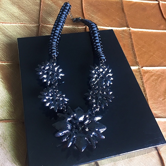 Gothic Starburst Necklace - Picture 6 of 6